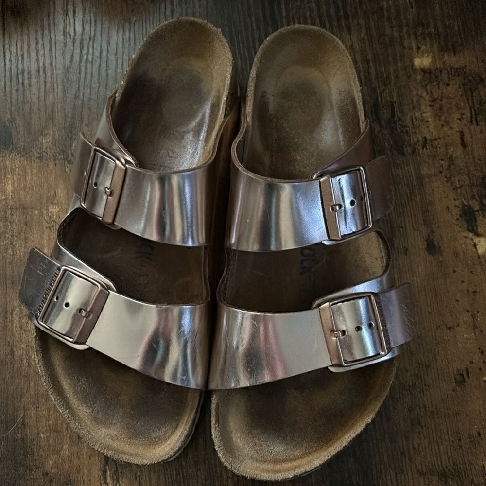 Birkenstock Arizona Soft Footbed
Leather  Sandals in Metallic Copper Size 39 - Picture 6 of 15